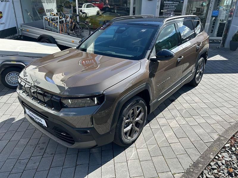 Neu Jeep Compass 145 PS (106 kW) 2026 Grün SUV