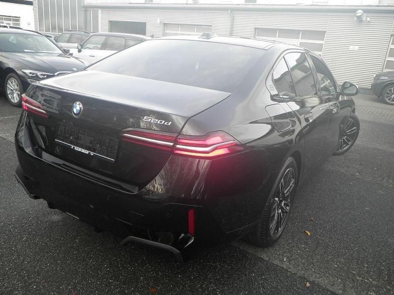 Gebraucht BMW 520 Performance 197 PS (144 kW) 2026 Schwarz Limousine
