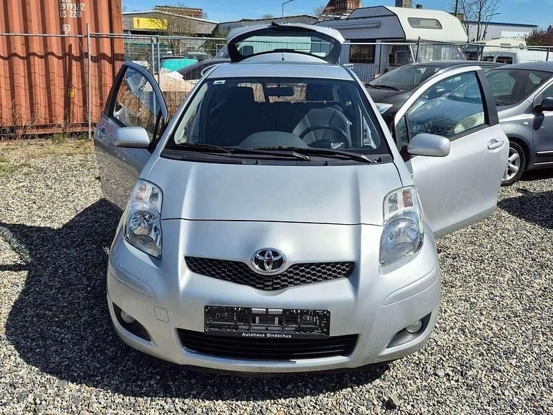 Gebraucht Toyota Yaris Sol 101 PS (74 kW) 2009 Grau Limousine