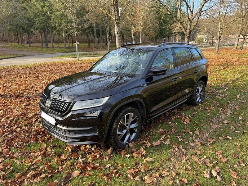 Schwarz Gebraucht 2020 Skoda Kodiaq SportLine SUV | 28.888 € (Fairer Preis) - Bild 1/4