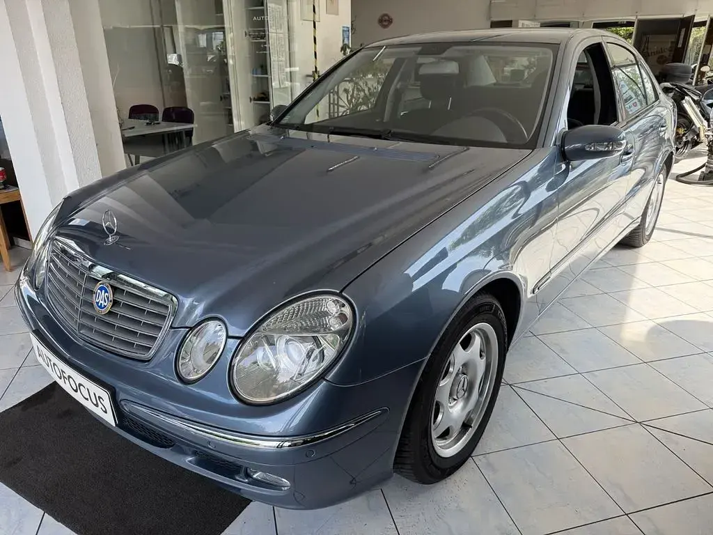 Gebraucht Mercedes E220 Elegance 150 PS (110 kW) 2004 Blau Limousine