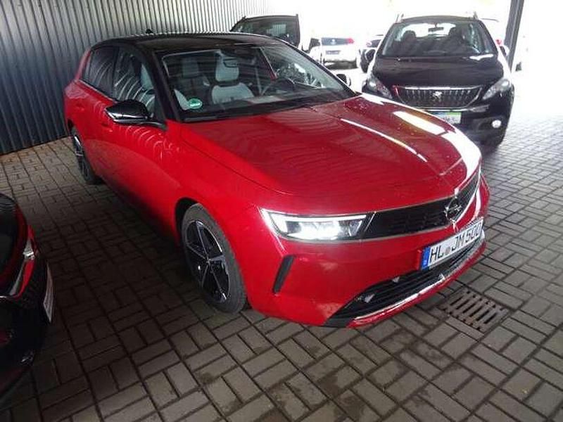 Gebraucht Opel Astra Elegance 110 PS (80 kW) 2024 Chili rot/kardio rot Limousine