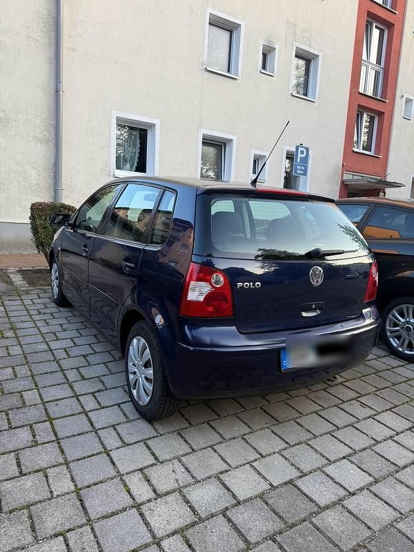 Blau Gebraucht 2004 VW Polo Kleinwagen | 1.350 € - Bild 1/4
