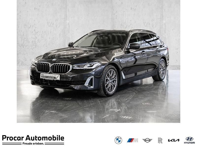 Gebraucht BMW 520 Luxury Line 184 PS (135 kW) 2023 Grau Kombi