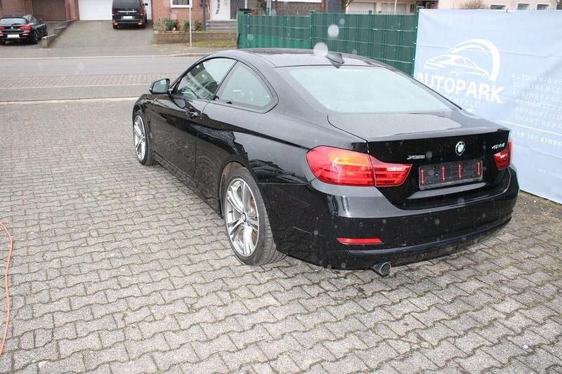 Gebraucht BMW 420 Sport Line 184 PS (135 kW) 2013 Schwarz Coupé