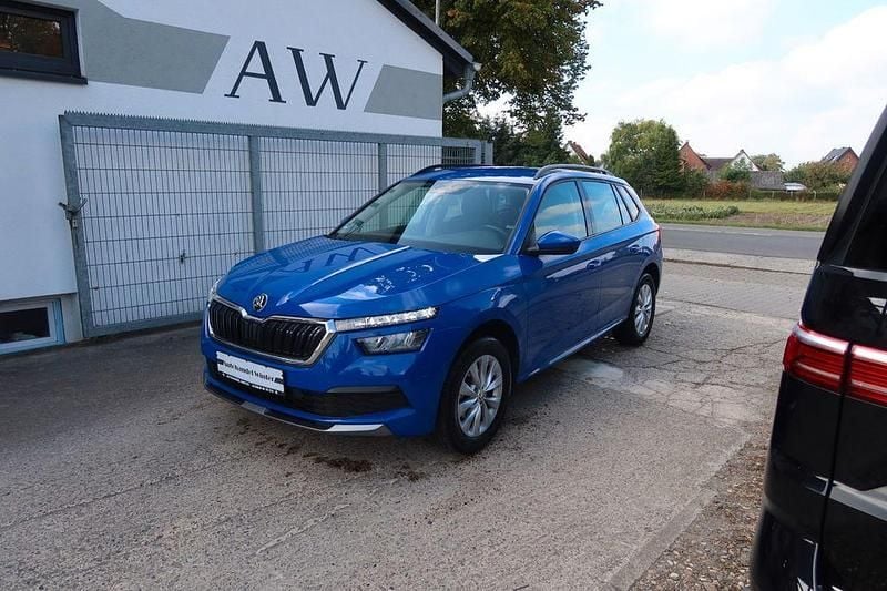 Blau Gebraucht 2021 Skoda Kamiq Ambition SUV | 15.999 € (Superpreis) - Bild 1/4