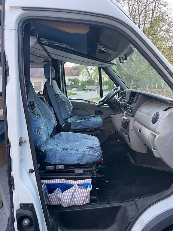 Second-hand Renault Master 114 CP (83 kW) 2006 Alb Monovolum