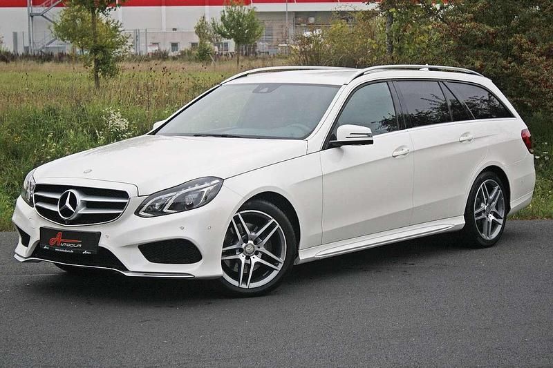 Diamantweiss Gebraucht 2015 Mercedes E250 AMG line Kombi | 21.900 € (Fairer Preis) - Bild 1/4