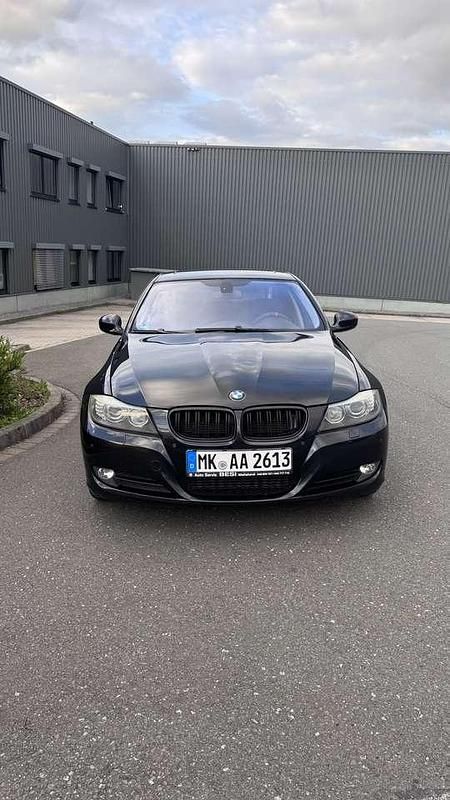 Gebraucht BMW 330 245 PS (180 kW) 2009 Schwarz Limousine