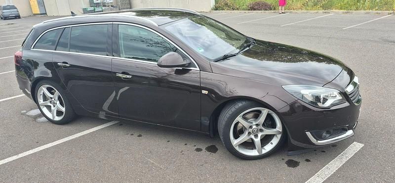 Gebraucht Opel Insignia 170 PS (125 kW) 2015 Braun Kombi