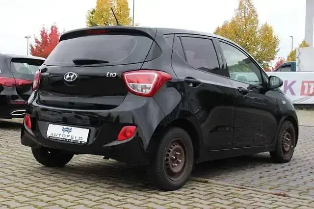 Gebraucht Hyundai i10 Classic 67 PS (49 kW) 2016 Schwarz Kleinwagen