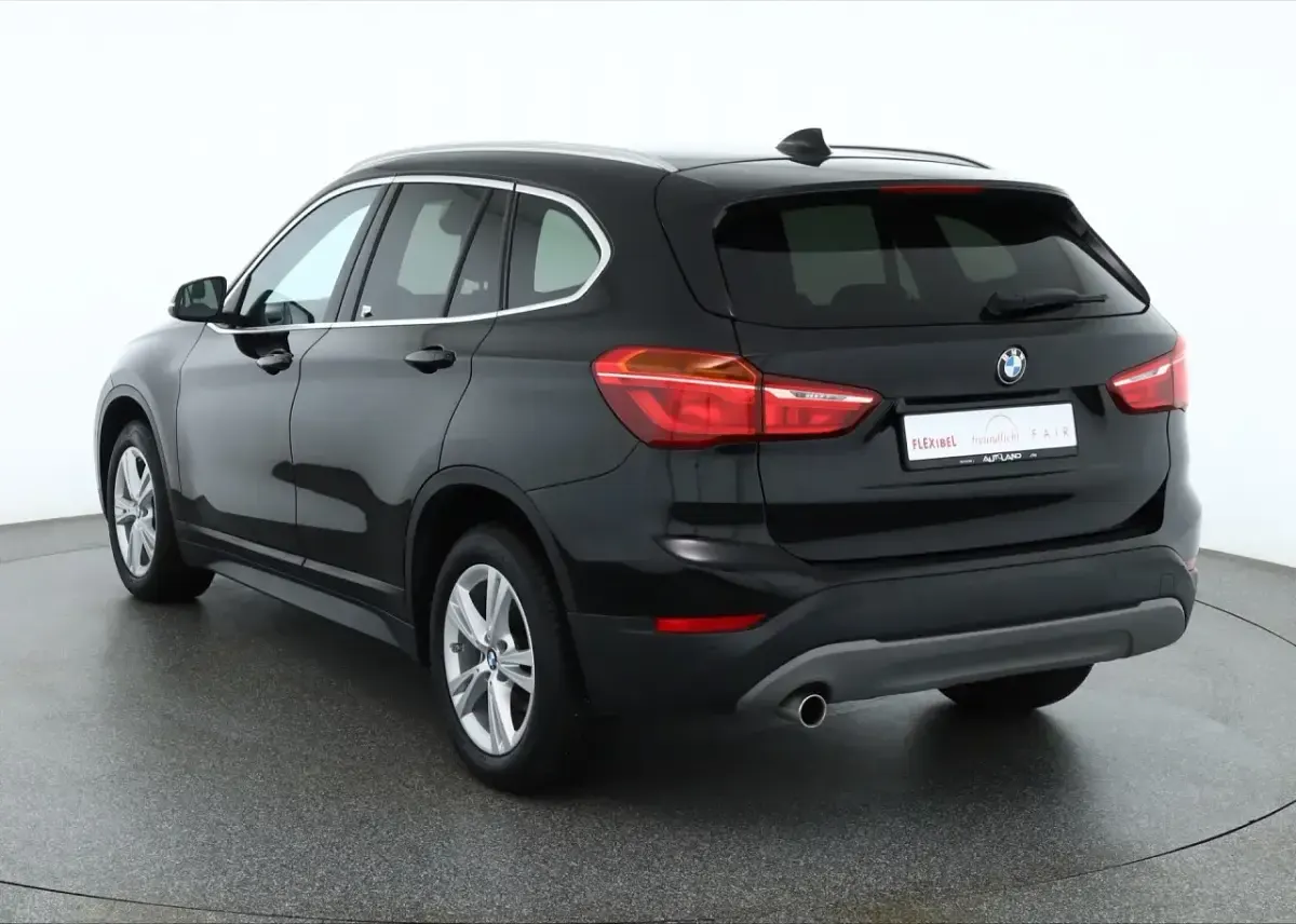 Second-hand BMW X1 Advantage 140 CP (102 kW) 2018 Negru SUV