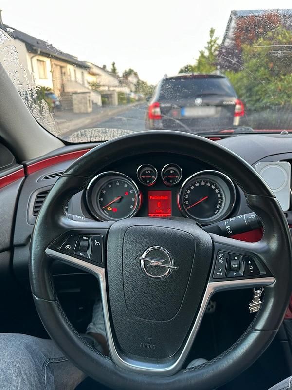 Gebraucht Opel Insignia 220 PS (161 kW) 2009 Rot Limousine
