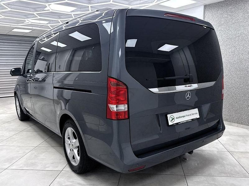 Gebraucht Mercedes V220 Edition 163 PS (119 kW) 2016 Flintgrau metallic Van / Kleinbus