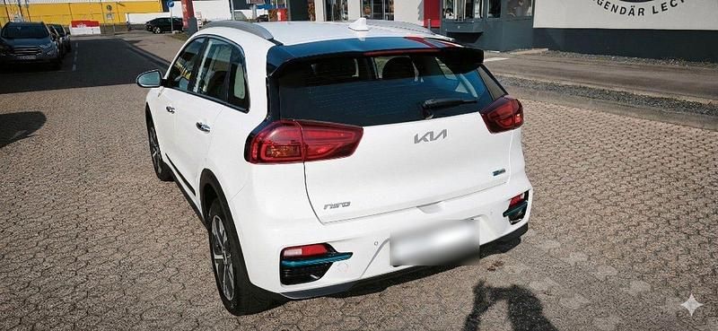 Gebraucht Kia Niro Vision 100 kW (136 PS) 2021 Weiß SUV