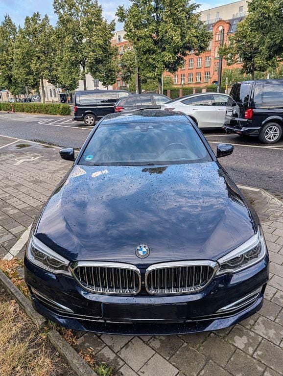 Blau Gebraucht 2018 BMW 525 Luxury Line Limousine | 22.700 € (Fairer Preis) - Bild 1/4