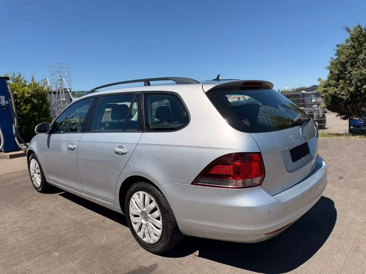 Gebraucht VW Golf VI 86 PS (63 kW) 2011 Silber Kleinwagen
