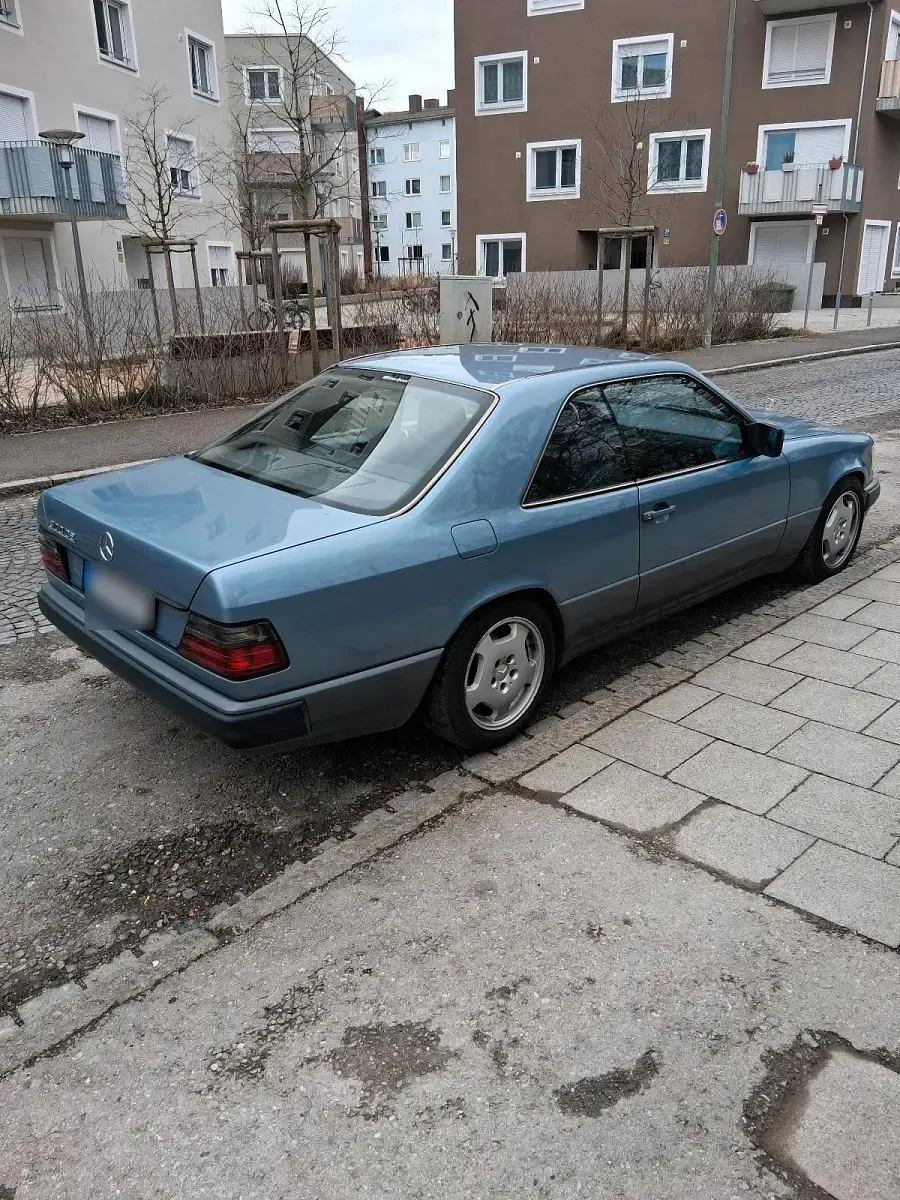 Gebraucht Mercedes 300 180 PS (132 kW) 1988 Blau Coupé