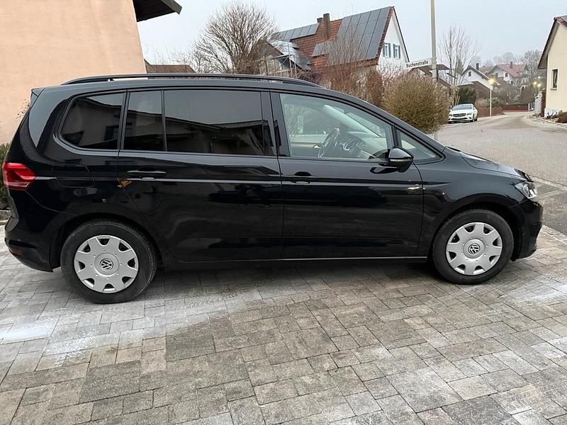 Gebraucht VW Touran 150 PS (110 kW) 2017 Schwarz Van / Kleinbus