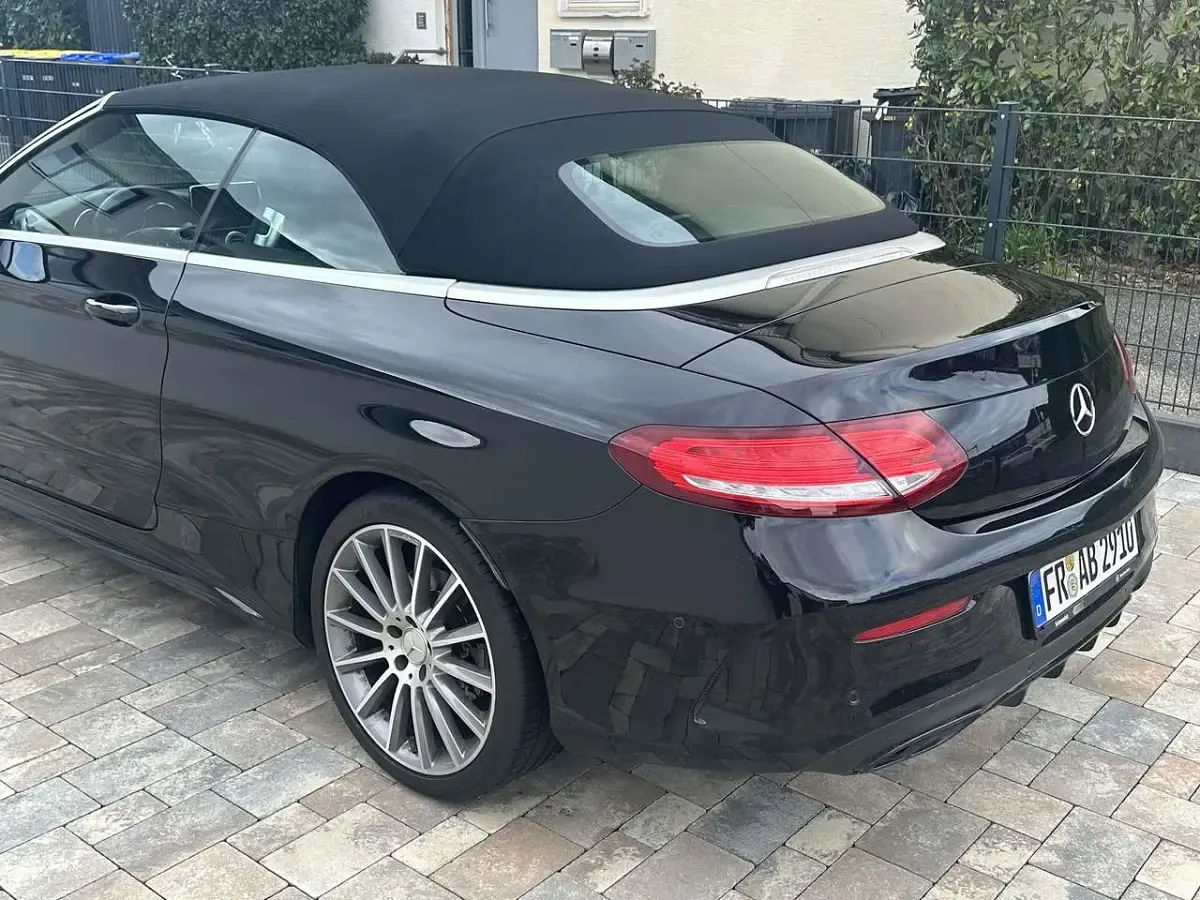 Gebraucht Mercedes C250 AMG line 211 PS (155 kW) 2018 Schwarz Cabrio