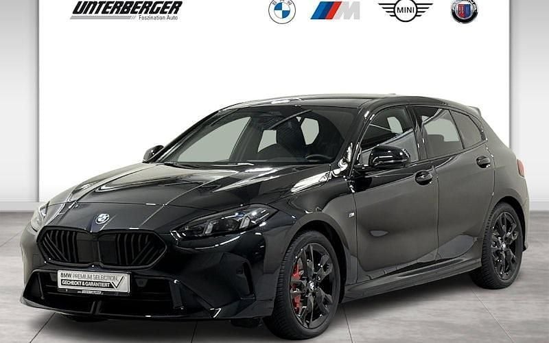 Schwarz Gebraucht 2025 BMW 123 Shadowline Kleinwagen | 39.890 € (Fairer Preis) - Bild 1/4