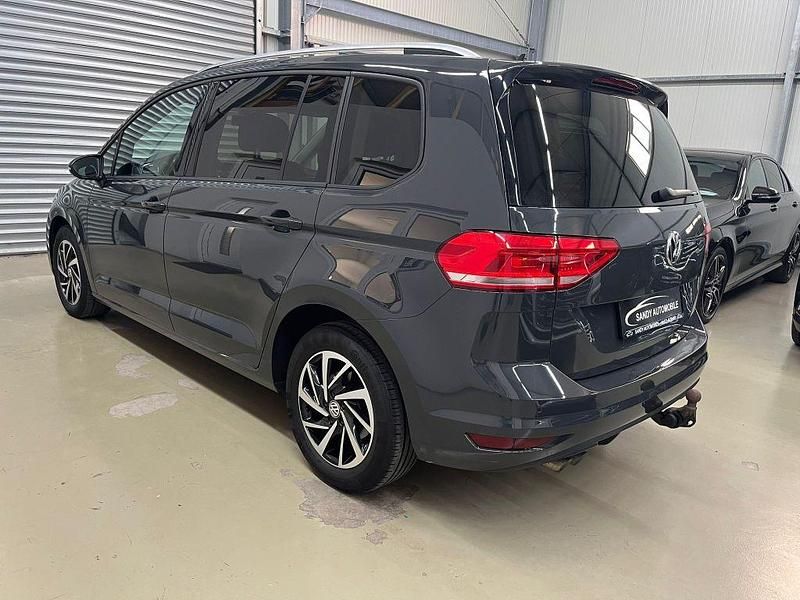 Gebraucht VW Touran Join 150 PS (110 kW) 2019 Uranograu Van / Kleinbus
