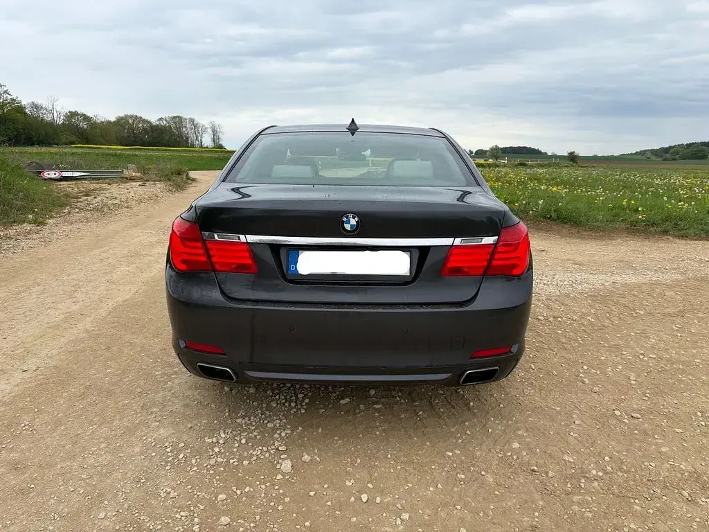 Gebraucht BMW 750 408 PS (300 kW) 2008 Grau Limousine