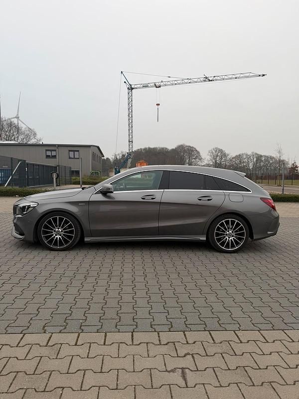Gebraucht Mercedes CLA180 122 PS (89 kW) 2017 Grau Limousine