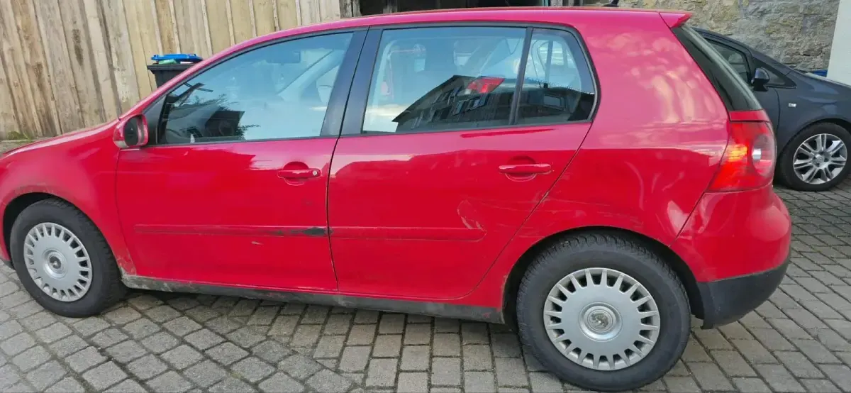 Gebraucht VW Golf V 102 PS (75 kW) 2006 Rot Kleinwagen