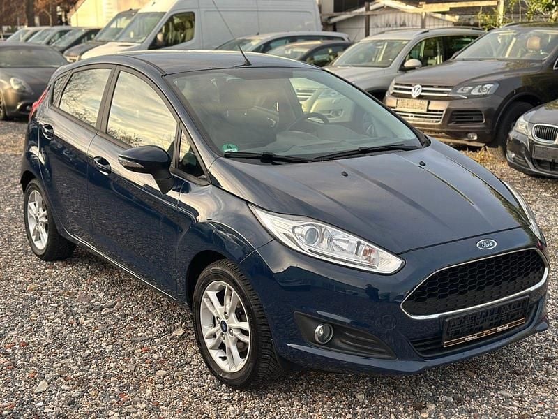 Blau Gebraucht 2017 Ford Fiesta Kleinwagen | 4.770 € (Superpreis) - Bild 1/4