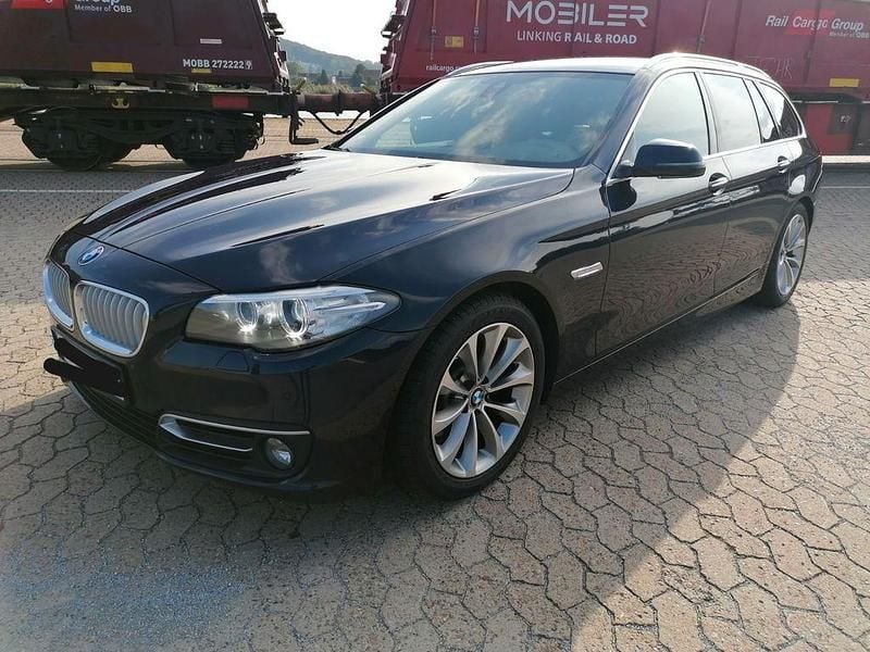 Blau Gebraucht 2014 BMW 520 Luxury Line Kombi | 10.800 € (Guter Preis) - Bild 1/4