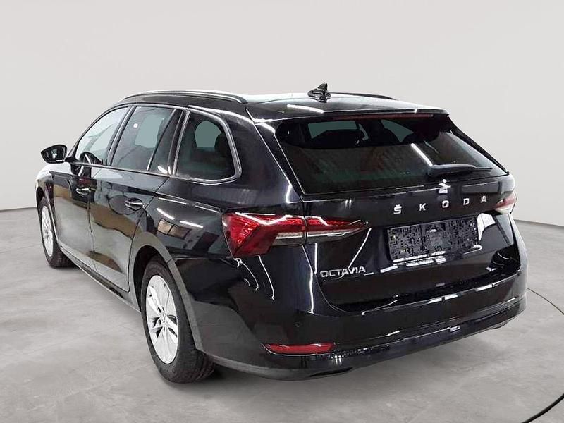 Gebraucht Skoda Octavia Ambition 150 PS (110 kW) 2022 Blackmagic perleffekt Kombi