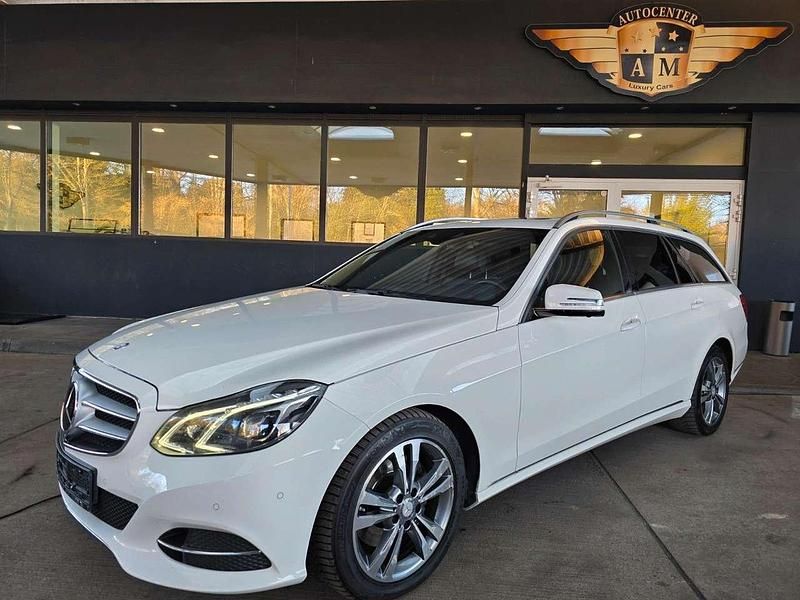 Polarweiss unilack Gebraucht 2016 Mercedes E300 Avantgarde Kombi | 17.950 € (Etwas zu teuer) - Bild 1/4
