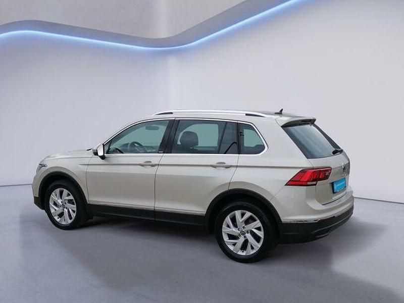 Gebraucht VW Tiguan Move 131 PS (96 kW) 2024 Ivory silver metallic SUV