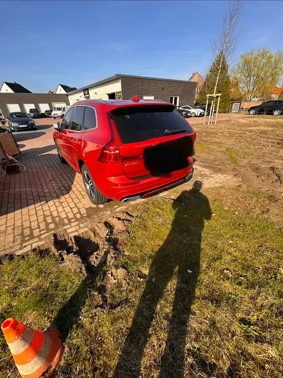 Gebraucht Volvo XC60 R-Design 235 PS (172 kW) 2018 Rot SUV
