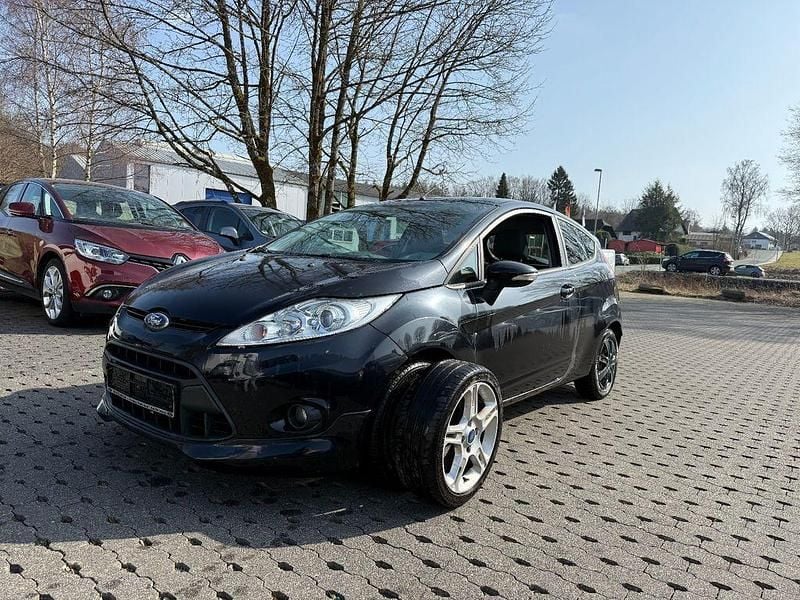 Gebraucht Ford Fiesta 97 PS (71 kW) 2010 Schwarz Kleinwagen