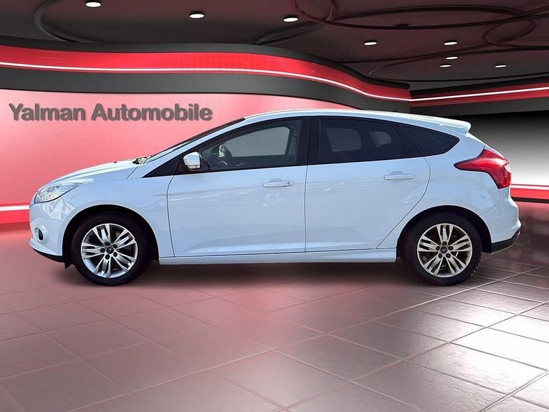 Gebraucht Ford Focus Trend 150 PS (110 kW) 2012 Weiß Limousine