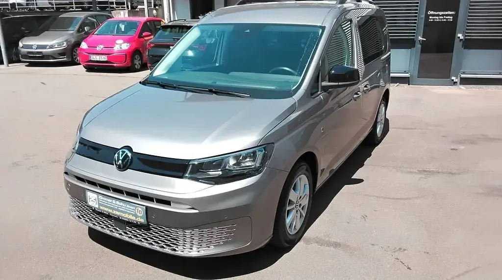 Gebraucht VW Caddy Basis 102 PS (75 kW) 2022 Beige Van / Kleinbus