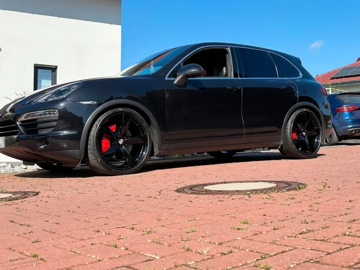 Gebraucht Porsche Cayenne 400 PS (294 kW) 2011 Schwarz SUV