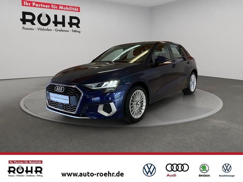Navarrablau metallic Gebraucht 2024 Audi A3 Sportback Advanced Plus Limousine | 26.900 € (Superpreis) - Bild 1/4