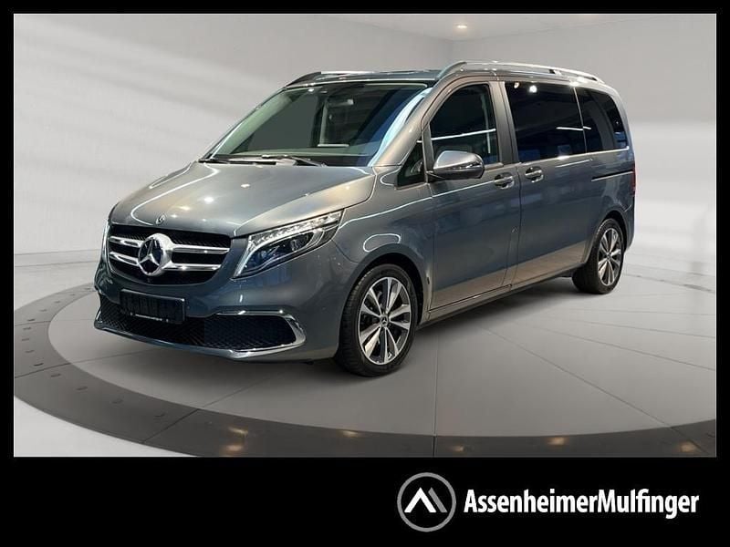 Grau Gebraucht 2020 Mercedes V250 Van / Kleinbus | 43.479 € (Fairer Preis) - Bild 1/4