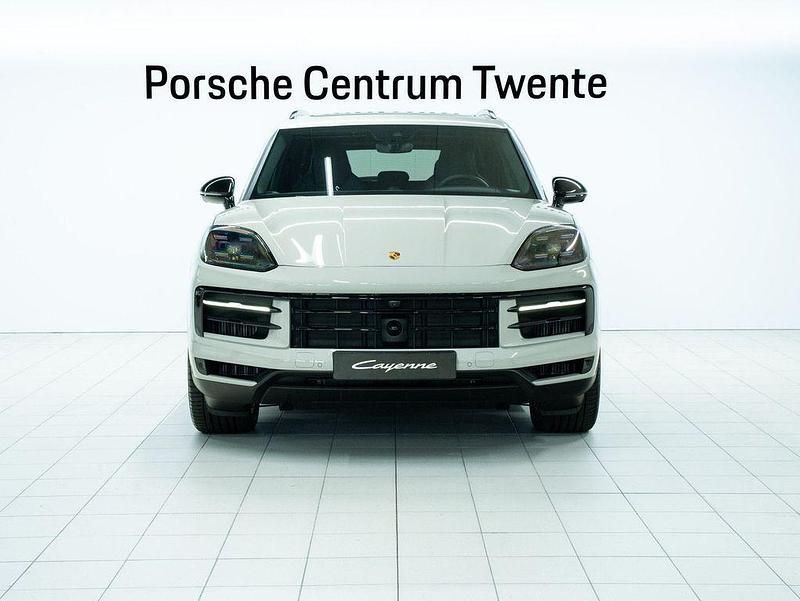 Gebraucht Porsche Cayenne 470 PS (345 kW) 2025 Grau SUV