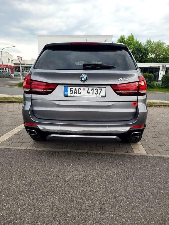 Gebraucht BMW X5 Sport Line 313 PS (230 kW) 2015 Grau SUV
