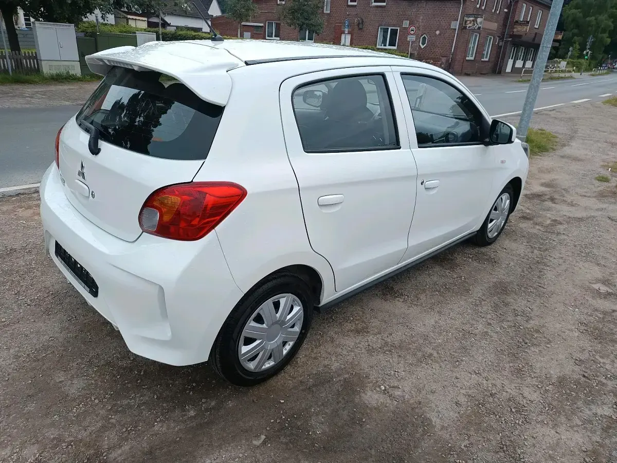 Gebraucht Mitsubishi Space Star 71 PS (52 kW) 2020 Weiß Kleinwagen