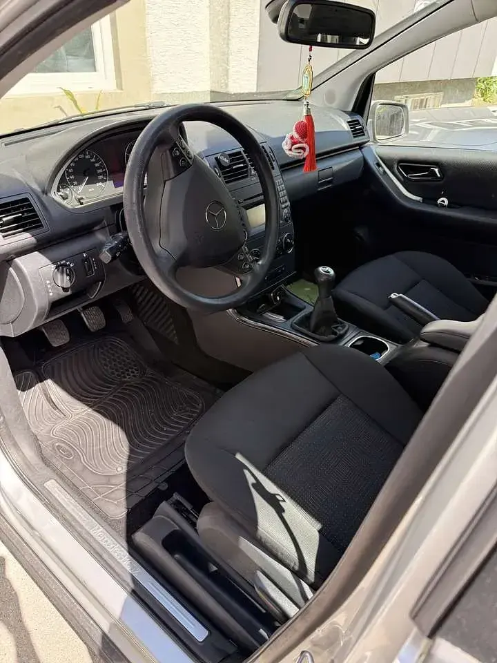 Gebraucht Mercedes A150 95 PS (69 kW) 2009 Silber Kleinwagen