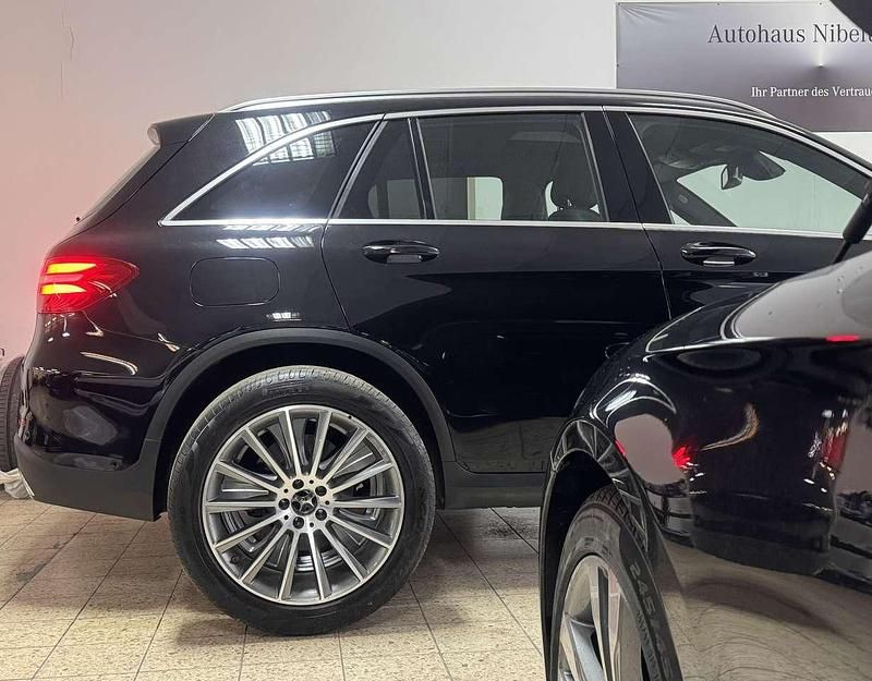Gebraucht Mercedes GLC300 AMG 245 PS (180 kW) 2018 Obsidianschwarz  metalliclack SUV