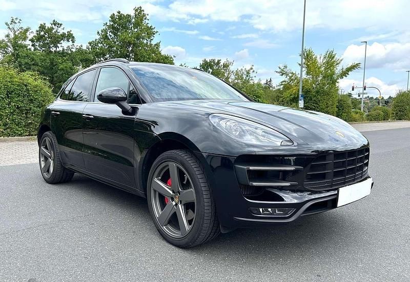 Schwarz Gebraucht 2016 Porsche Macan Turbo SUV | 35.500 € (Superpreis) - Bild 1/4