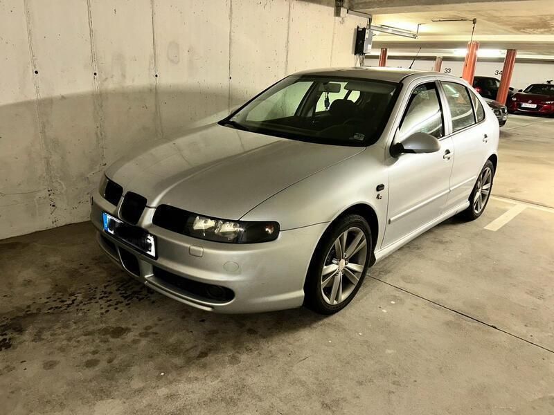 Silber Gebraucht 2004 Seat Leon FR Limousine | 3.500 € (Fairer Preis) - Bild 1/4