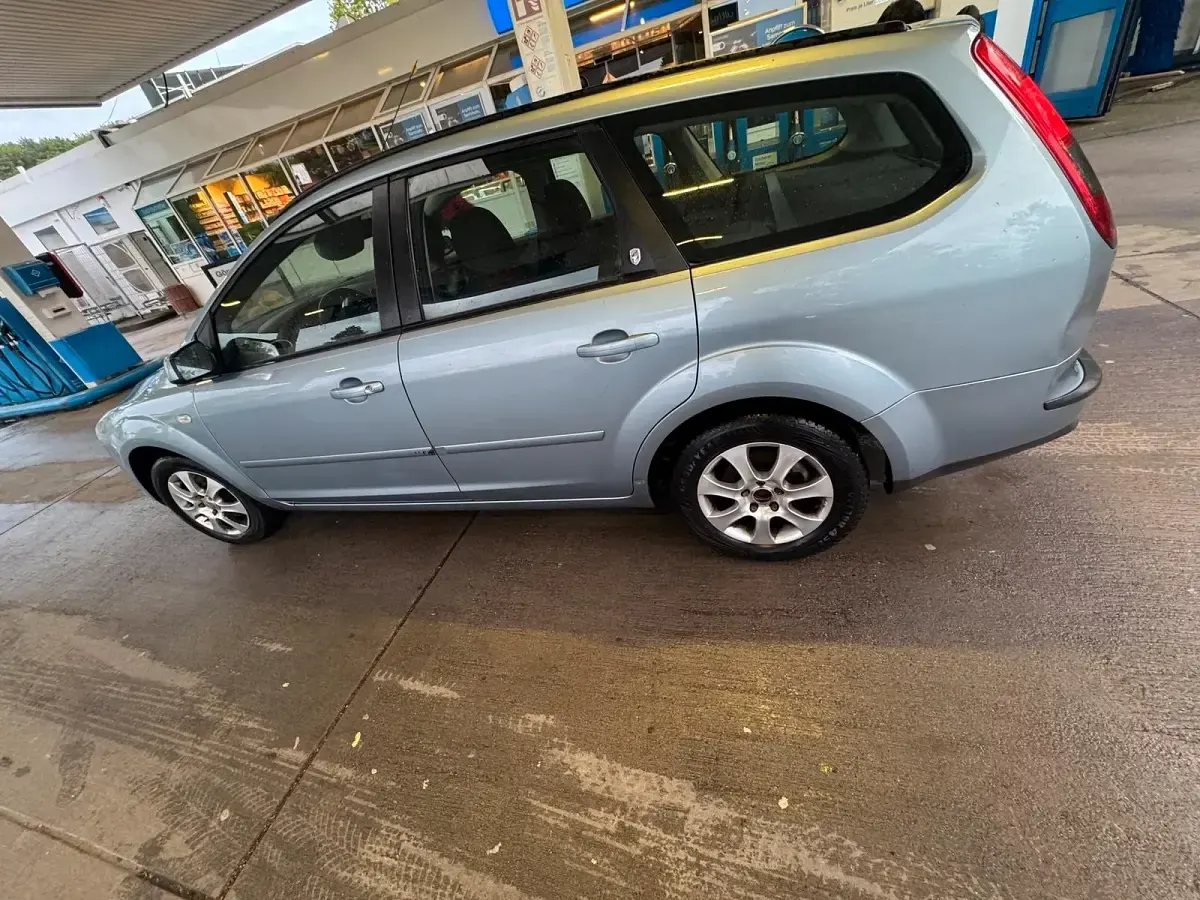 Gebraucht Ford Focus 120 PS (88 kW) 2005 Blau Limousine