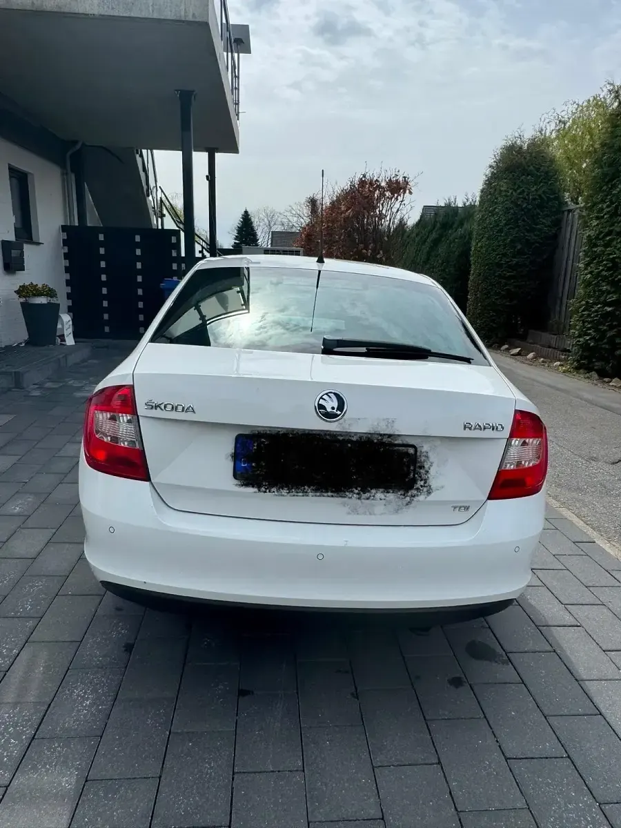 Gebraucht Skoda Rapid 105 PS (77 kW) 2014 Weiß Kleinwagen